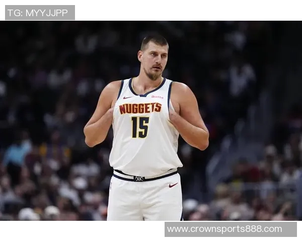 约基奇追平大O成NBA历史单场35分15篮板10助攻纪录的传奇时刻