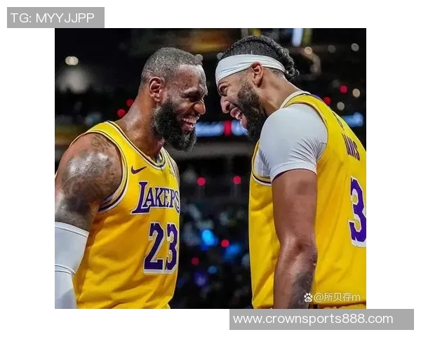 健康浓眉表现惊艳场均盖帽领跑全联盟篮板数据稳居前列